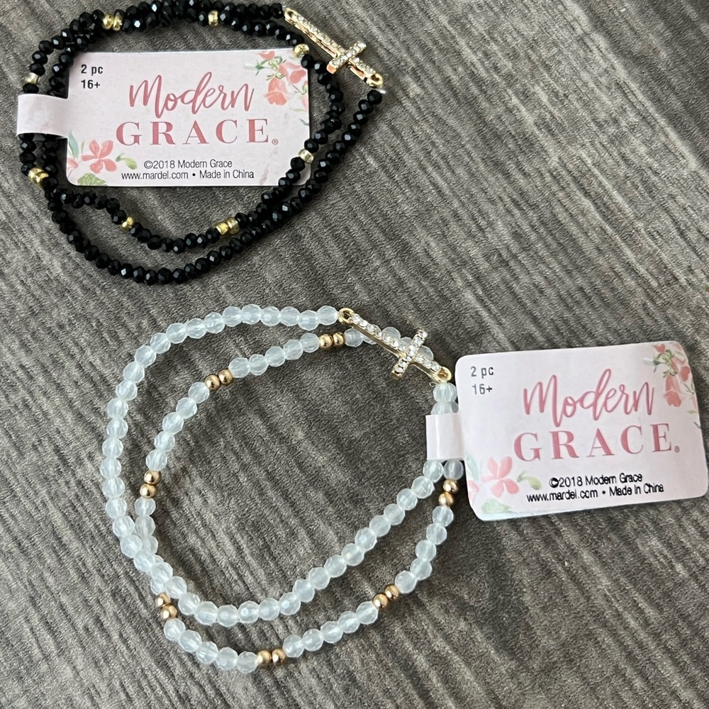 MARDEL Black and white criss bracelet bundle
